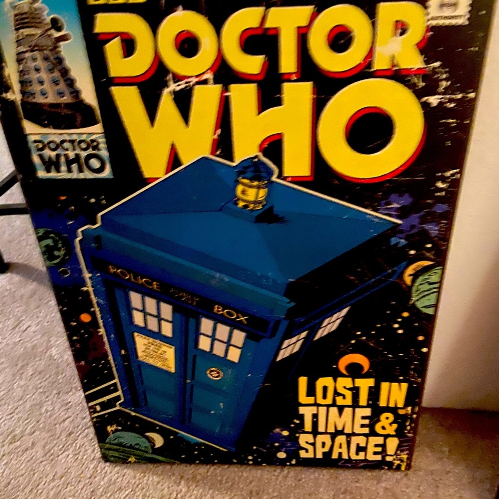 Dr Who wall decor lights up